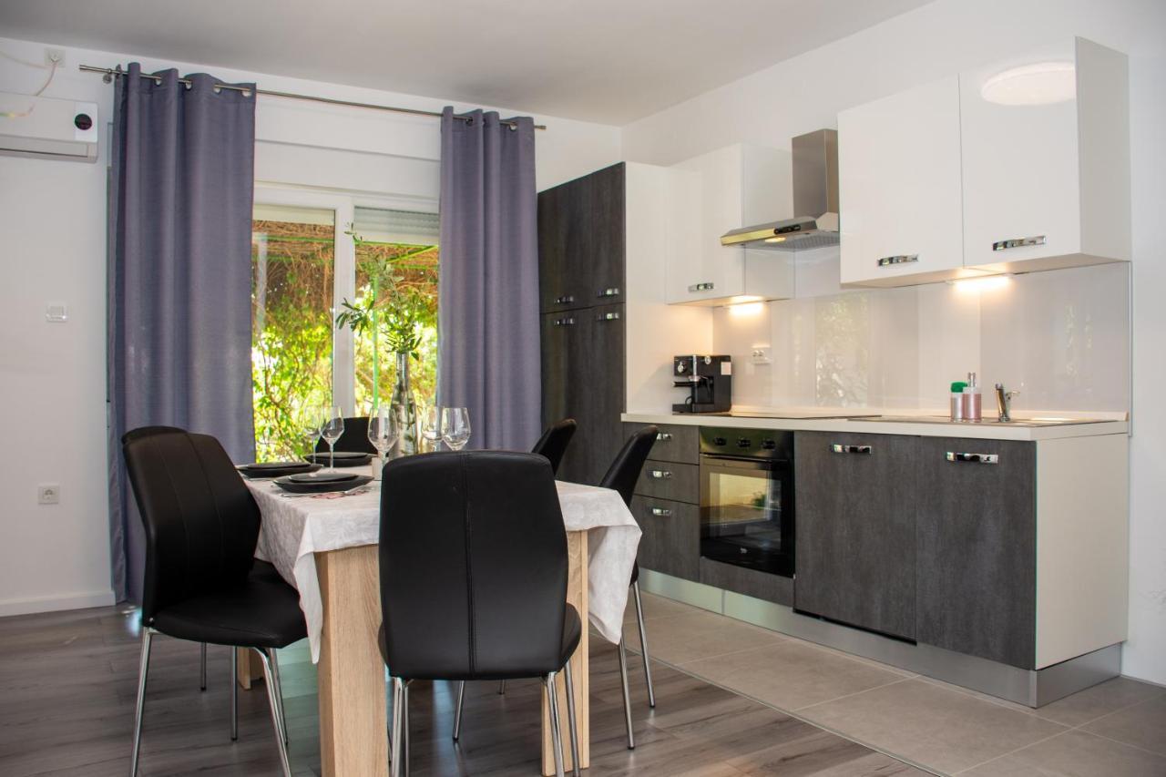 7 Apartment *